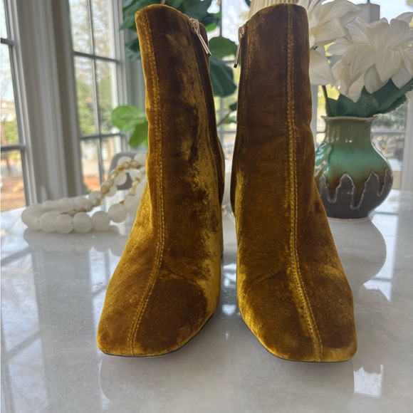 Sam Edelman booties. Size 8 - Picture 4 of 7